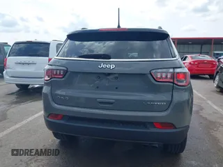 2019 Jeep Compass Limited z VIN 3C4NJDCB3KT734161, wystawiony jako IAAI lot #42114380 z przebiegiem 131 426 mil mil oraz . Historia ofert i sprzedaży dostępna na DreamBid. Obrazek 17.