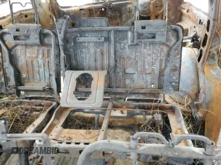 2005 Chevrolet Tahoe LS with VIN 1GNEC13V25J226379, listed as a Copart auction lot 48184305 with 0 mi miles and Non Repairable. Bid and sale history available at carsss.com. Image 10.
