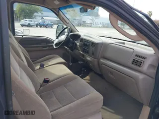 2004 Ford Super Duty F-250 XL with VIN 1FTNW21P14EB07031, listed as a IAAI auction lot 41615020 with 272,861 mi miles. Bid and sale history available at carsss.com. Image 5.
