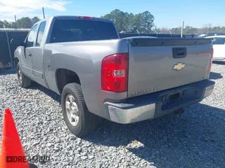 2008 Chevrolet Silverado 1500 LT w/1LT with VIN 2GCEC19C781230022, listed as a IAAI auction lot 41640480 with 323,699 mi miles. Bid and sale history available at carsss.com. Image 3.
