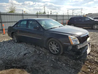 2011 Cadillac DTS Luxury Collection z VIN 1G6KD5E64BU100043, wystawiony jako Copart lot #56124355 z przebiegiem 130 161 mil mil oraz Szkoda całkowita • Salvage title. Historia ofert i sprzedaży dostępna na DreamBid. Obrazek 4.