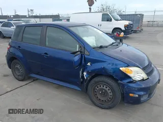 2006 Scion xA z VIN JTKKT624560151226, wystawiony jako IAAI lot #42077147 z przebiegiem 186 065 mil mil oraz . Historia ofert i sprzedaży dostępna na DreamBid. Obrazek 1.