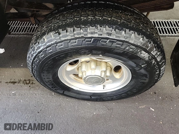 2002 Ford F-350 XL with VIN 1FTSX31F62EC42774, listed as a IAAI auction lot 42566371 with 197,792 mi miles and . Bid and sale history available at DreamBid. Image 21.