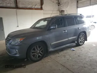 2013 Lexus LX 570 z VIN JTJHY7AX5D4102048, wystawiony jako Copart lot #58492985 z przebiegiem 204 479 mil mil oraz Czysty tytuł • Clean title. Historia ofert i sprzedaży dostępna na DreamBid. Obrazek 1.