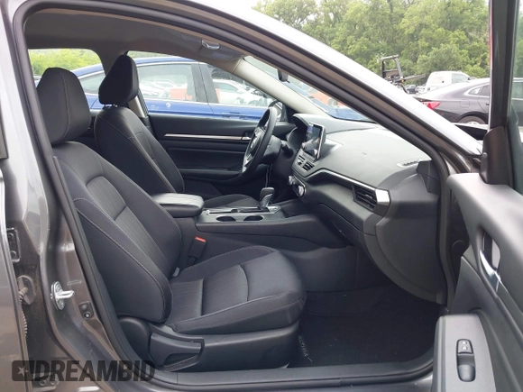 2022 Nissan Altima SV z VIN 1N4BL4DV5NN388453, wystawiony jako IAAI lot #42439418 z przebiegiem 37 066 mil mil oraz . Historia ofert i sprzedaży dostępna na DreamBid. Obrazek 5.