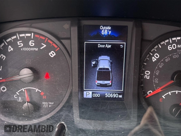 2021 Toyota Tacoma SR z VIN 5TFCZ5AN2MX279975, wystawiony jako IAAI lot #42477503 z przebiegiem 50 690 mil mil oraz . Historia ofert i sprzedaży dostępna na DreamBid. Obrazek 10.