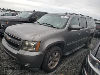 2007 Chevrolet Suburban LS with VIN 1GNFC16J17R277745, listed as a Copart auction lot 74204474 with 0 mi miles and Salvage Title. Bid and sale history available at carsss.com. Image 1.