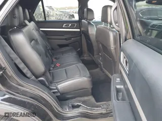 2016 Ford Explorer XLT with VIN 1FM5K7D82GGA84926, listed as a IAAI auction lot 41824920 with 121,702 mi miles. Bid and sale history available at carsss.com. Image 8.