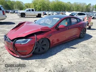 2023 Tesla Model S Plaid z VIN 5YJSA1E63PF525252, wystawiony jako Copart lot #52293995 z przebiegiem Nie podano mil oraz Szkoda całkowita • Salvage title. Historia ofert i sprzedaży dostępna na DreamBid. Obrazek 1.