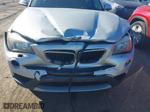 2013 BMW X1 xDrive28i z VIN WBAVL1C52DVR91900, wystawiony jako IAAI lot #40697726 z przebiegiem 115 200 mil mil oraz . Historia ofert i sprzedaży dostępna na DreamBid. Obrazek 6.