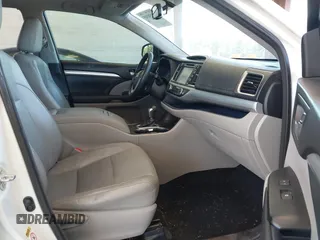 2014 Toyota Highlander XLE z VIN 5TDJKRFH0ES041779, wystawiony jako IAAI lot #42358505 z przebiegiem 127 438 mil mil oraz . Historia ofert i sprzedaży dostępna na DreamBid. Obrazek 5.