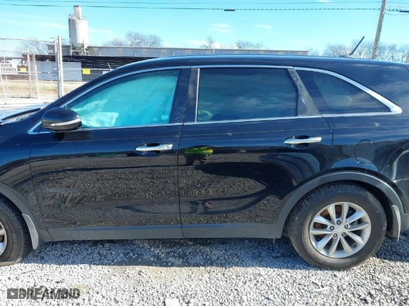 2017 Kia Sorento LX with VIN 5XYPG4A34HG220600, listed as a IAAI auction lot 41363545 with 131,233 mi miles. Bid and sale history available at carsss.com. Image 14.
