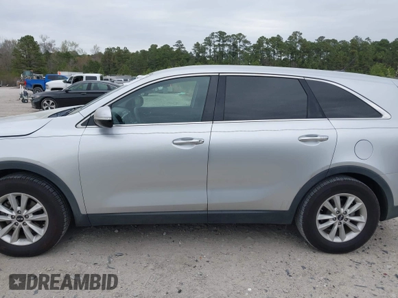 2019 Kia Sorento L with VIN 5XYPG4A30KG578171, listed as a IAAI auction lot 41875653 with 113,762 mi miles. Bid and sale history available at carsss.com. Image 14.
