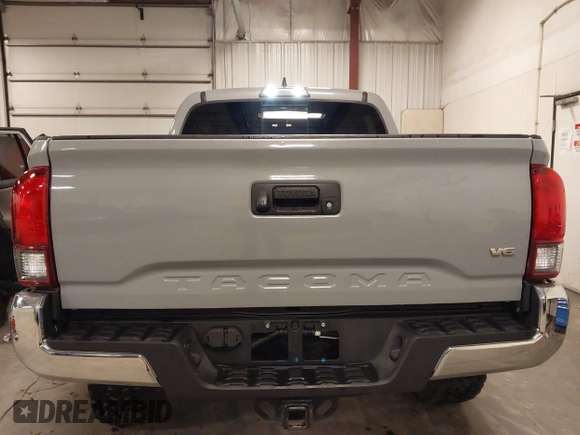 2019 Toyota Tacoma SR z VIN 3TMCZ5AN1KM232360, wystawiony jako IAAI lot #42006355 z przebiegiem 133 909 mil mil oraz . Historia ofert i sprzedaży dostępna na DreamBid. Obrazek 17.