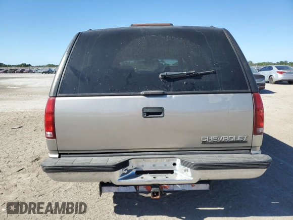1999 Chevrolet Suburban with VIN 3GNEC16R4XG185031, listed as a Copart auction lot 81824104 with 272,014 mi miles and Salvage Title. Bid and sale history available at carsss.com. Image 6.