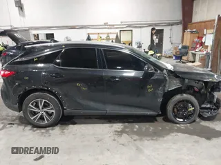 2024 Lexus RX 350 z VIN 2T2BAMCA5RC070111, wystawiony jako IAAI lot #41516647 z przebiegiem 8 691 mil mil oraz . Historia ofert i sprzedaży dostępna na DreamBid. Obrazek 13.