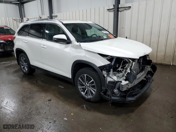 2019 Toyota Highlander SE with VIN 5TDJZRFH6KS564781, listed as a Copart auction lot 49109065 with 90,282 mi miles and Salvage Title. Bid and sale history available at carsss.com. Image 4.