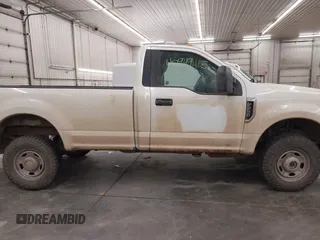 2017 Ford Super Duty F-250 SRW XLT with VIN 1FTBF2B60HED72098, listed as a IAAI auction lot 40949415 with 87,139 mi miles. Bid and sale history available at carsss.com. Image 13.