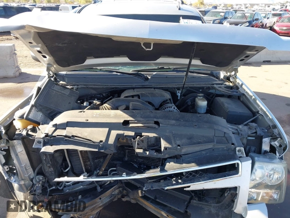 2013 Chevrolet Tahoe LT with VIN 1GNSKBE01DR157083, listed as a IAAI auction lot 41759189 with 153,403 mi miles and . Bid and sale history available at DreamBid. Image 10.