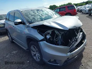 2015 Toyota Highlander XLE z VIN 5TDKKRFH7FS081119, wystawiony jako IAAI lot #42406452 z przebiegiem 47 863 mil mil oraz . Historia ofert i sprzedaży dostępna na DreamBid. Obrazek 1.