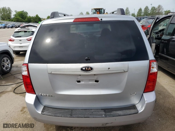 2006 Kia Sedona LX with VIN KNDMB233366037658, listed as a Copart auction lot 53132774 with 113,605 mi miles and Salvage Title. Bid and sale history available at carsss.com. Image 6.