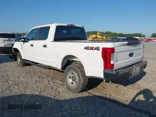 2019 Ford F-250 XL with VIN 1FT7W2B65KEE88135, listed as a IAAI auction lot 42452346 with 94,142 mi miles and . Bid and sale history available at DreamBid. Image 3.