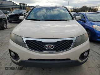 2011 Kia Sorento EX with VIN 5XYKUDA29BG103855, listed as a Copart auction lot 83255934 with 312,649 mi miles and Clean Title. Bid and sale history available at carsss.com. Image 5.