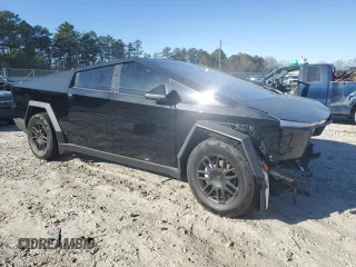 2024 Tesla Cybertruck z VIN 7G2CEHED5RA031214, wystawiony jako Copart lot #85656154 z przebiegiem 2 102 mil mil oraz Szkoda całkowita • Salvage title. Historia ofert i sprzedaży dostępna na DreamBid. Obrazek 4.