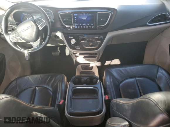 2017 Chrysler Pacifica Touring L with VIN 2C4RC1BG1HR519963, listed as a Copart auction lot 52800915 with 141,225 mi miles and Salvage Title. Bid and sale history available at DreamBid. Image 8.