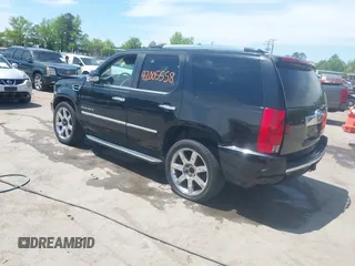 2008 Cadillac Escalade z VIN 1GYEC63818R112129, wystawiony jako IAAI lot #42005558 z przebiegiem 162 875 mil mil oraz . Historia ofert i sprzedaży dostępna na DreamBid. Obrazek 3.
