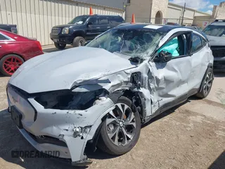 2023 Ford Mustang Mach-E Premium z VIN 3FMTK3SU2PMA96628, wystawiony jako IAAI lot #42225953 z przebiegiem Nie podano mil oraz . Historia ofert i sprzedaży dostępna na DreamBid. Obrazek 2.
