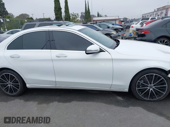 2021 Mercedes-Benz C 300 with VIN W1KWF8DB0MR648738, listed as a IAAI auction lot 41489947 with 26,252 mi miles and . Bid and sale history available at carsss.com. Image 13.