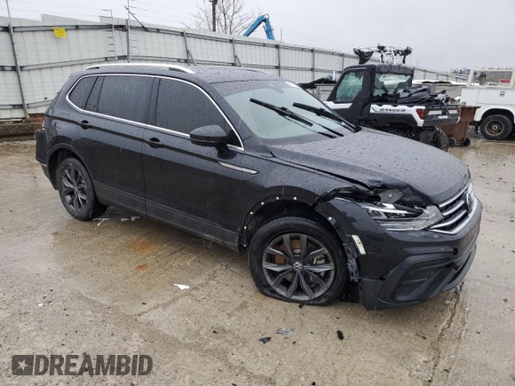 2023 Volkswagen Tiguan SE z VIN 3VVNB7AX0PM100371, wystawiony jako Copart lot #51858375 z przebiegiem 46 940 mil mil oraz Szkoda całkowita • Salvage title. Historia ofert i sprzedaży dostępna na DreamBid. Obrazek 4.