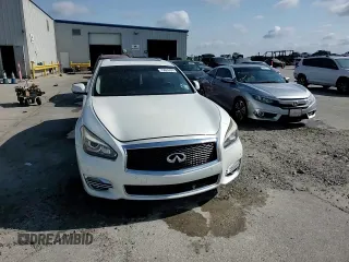 2016 Infiniti Q70 z VIN JN1BY1PP5GM631133, wystawiony jako Copart lot #75826404 z przebiegiem Nie podano mil oraz Czysty tytuł • Clean title. Historia ofert i sprzedaży dostępna na DreamBid. Obrazek 13.