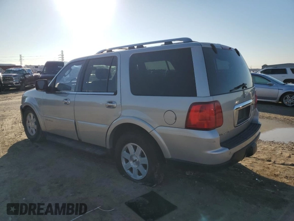 2006 Lincoln Navigator Luxury with VIN 5LMFU27556LJ15060, listed as a Copart auction lot 85070574 with 0 mi miles and Salvage Title. Bid and sale history available at carsss.com. Image 2.