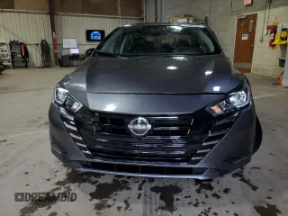 2024 Nissan Versa S z VIN 3N1CN8DVXRL896023, wystawiony jako Copart lot #58639315 z przebiegiem 27 985 mil mil oraz Czysty tytuł • Clean title. Historia ofert i sprzedaży dostępna na DreamBid. Obrazek 5.