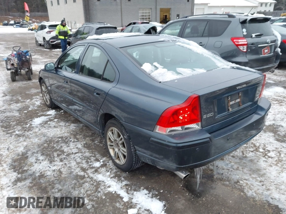 2006 Volvo S60 2.5T with VIN YV1RH592662544172, listed as a IAAI auction lot 41391185 with 245,598 mi miles. Bid and sale history available at carsss.com. Image 3.