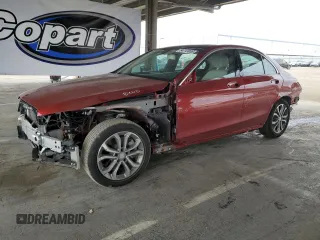 2016 Mercedes-Benz C 300 z VIN 55SWF4JB5GU161471, wystawiony jako Copart lot #54713055 z przebiegiem 40 925 mil mil oraz Szkoda całkowita • Salvage title. Historia ofert i sprzedaży dostępna na DreamBid. Obrazek 1.