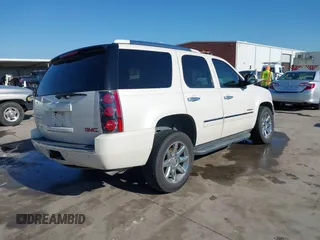 2013 GMC Yukon Denali with VIN 1GKS1EEF3DR357632, listed as a IAAI auction lot 41488295 with 187,635 mi miles. Bid and sale history available at carsss.com. Image 4.