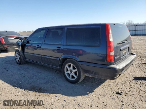 2000 Volvo V70 with VIN YV1LW61J1Y2697727, listed as a Copart auction lot 42295845 with 236,298 mi miles and Salvage Title. Bid and sale history available at carsss.com. Image 2.