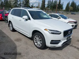 2016 Volvo XC90 T6 Momentum with VIN YV4A22PK8G1043665, listed as a IAAI auction lot 42004230 with 156,681 mi miles. Bid and sale history available at carsss.com. Image 1.