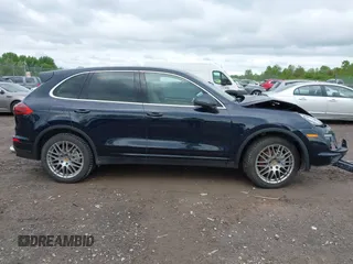2017 Porsche Cayenne S z VIN WP1AB2A24HLA53402, wystawiony jako IAAI lot #42241178 z przebiegiem 140 801 mil mil oraz . Historia ofert i sprzedaży dostępna na DreamBid. Obrazek 14.