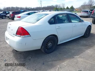 2015 Chevrolet Impala Limited Police Police with VIN 2G1WD5E35F1165983, listed as a IAAI auction lot 41969158 with 137,779 mi miles. Bid and sale history available at carsss.com. Image 4.