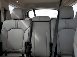 2025 Honda Pilot EX-L with VIN 5FNYG1H48SB026054, listed as a Copart auction lot 45675585 with 6,640 mi miles and Non Repairable. Bid and sale history available at carsss.com. Image 10.