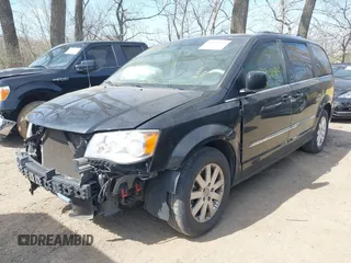 2016 Chrysler Town & Country Touring with VIN 2C4RC1BG3GR296159, listed as a IAAI auction lot 41908925 with 185,039 mi miles. Bid and sale history available at carsss.com. Image 6.