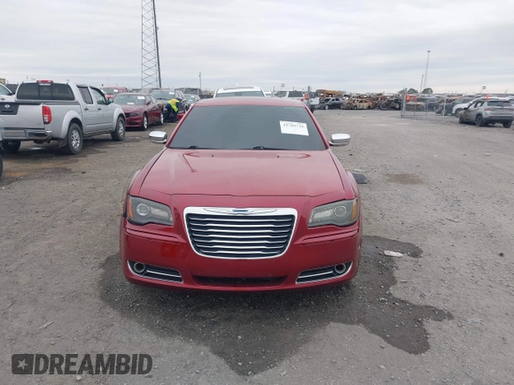 2012 Chrysler 300 Limited z VIN 2C3CCACG7CH250858, wystawiony jako IAAI lot #41709739 z przebiegiem 236 991 mil mil oraz . Historia ofert i sprzedaży dostępna na DreamBid. Obrazek 12.