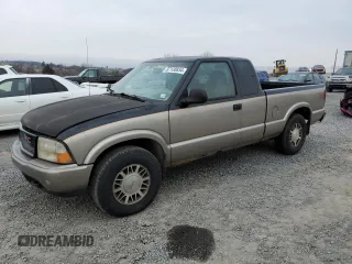 1998 GMC Sonoma SLS with VIN 1GTCT19XXW8508898, listed as a Copart auction lot 87130834 with 206,151 mi miles and Clean Title. Bid and sale history available at carsss.com. Image 1.