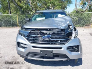 2020 Ford Explorer XLT with VIN 1FMSK7DHXLGC75846, listed as a IAAI auction lot 41779716 with 47,693 mi miles. Bid and sale history available at carsss.com. Image 6.