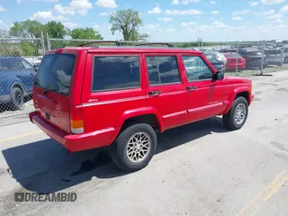 1997 Jeep Cherokee Country with VIN 1J4FJ78SXVL568925, listed as a IAAI auction lot 42254459 with Not provided miles and . Bid and sale history available at DreamBid. Image 4.