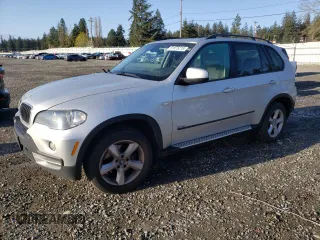2008 BMW X5 3.0si with VIN 5UXFE43518L005114, listed as a Copart auction lot 51875215 with 0 mi miles and Salvage Title. Bid and sale history available at carsss.com. Image 1.